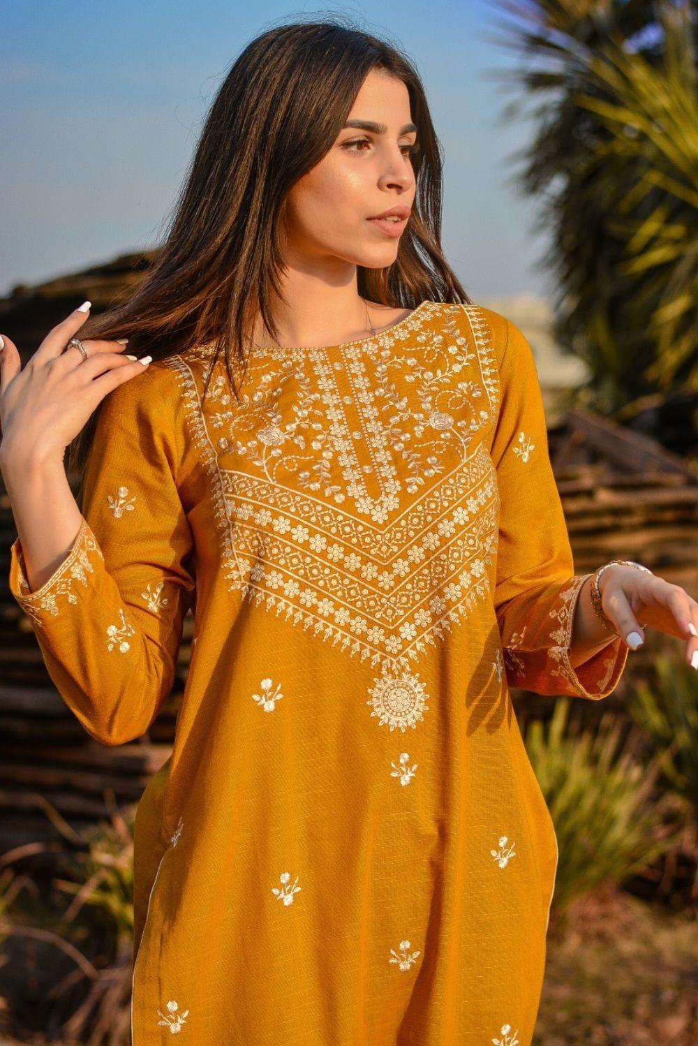 Dhanak Embroidered 2-PC Premium Unstitched Suit