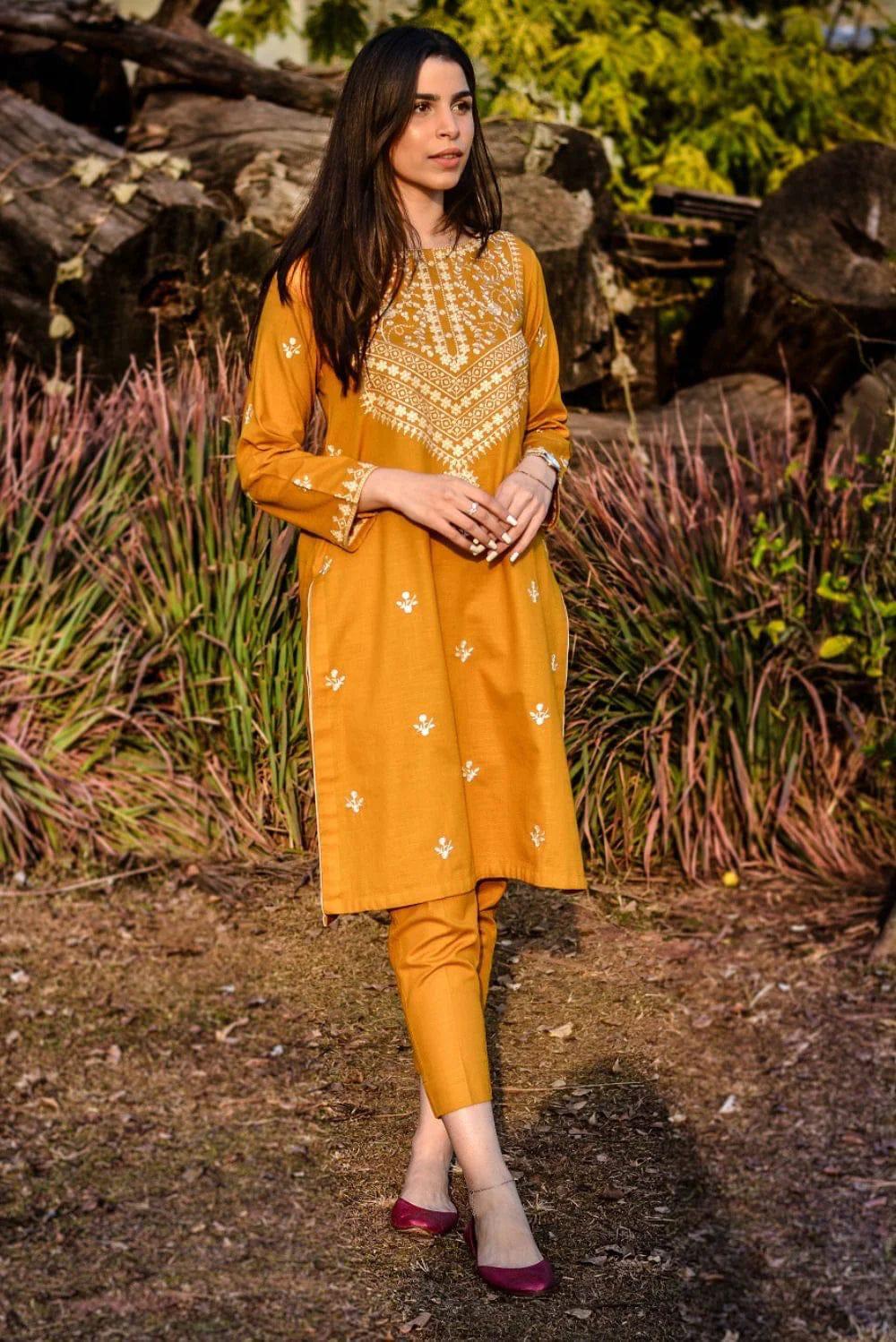 Dhanak Embroidered 2-PC Premium Unstitched Suit